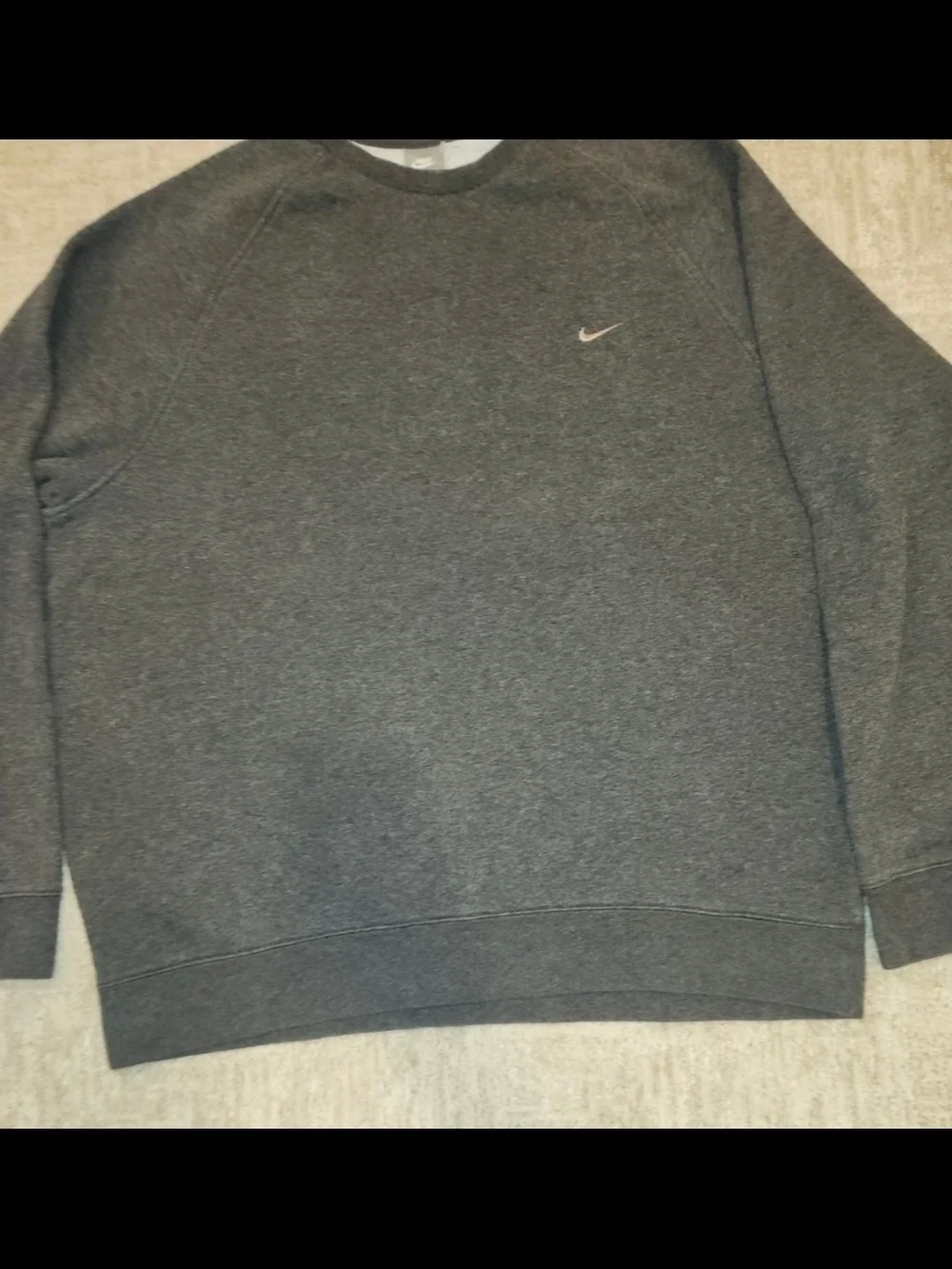 Nike Men's Charcoal Gray Crewneck Sweatshirt